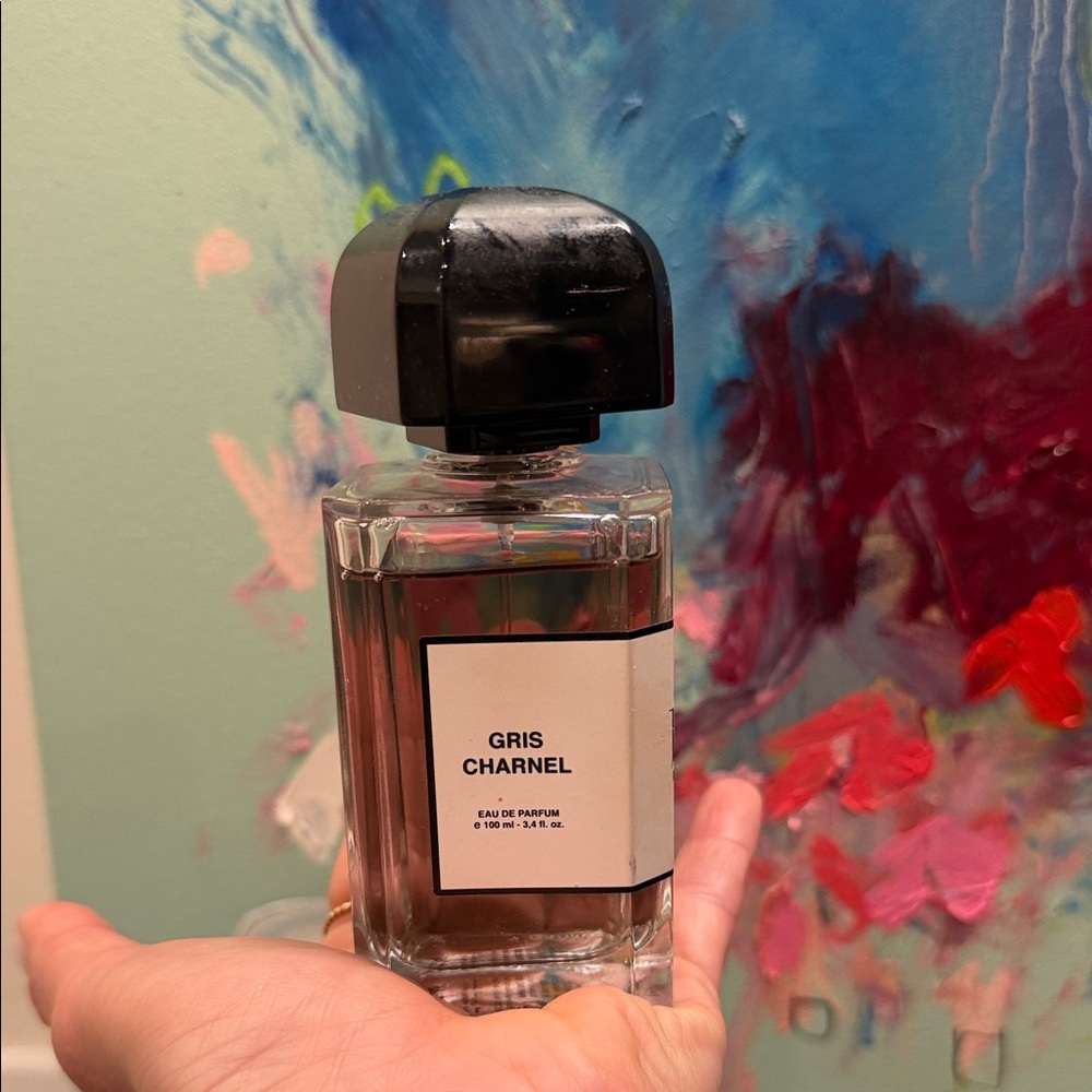 Gris Charnel Eau de Parfum with Black Cap